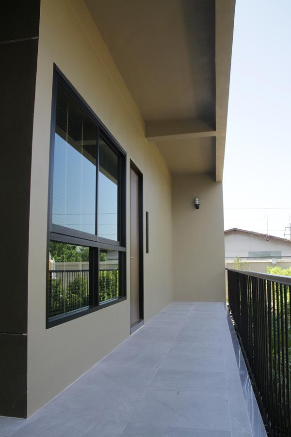 The Residence Thepkanjana Ban Khlong Krathum Baen Exterior foto