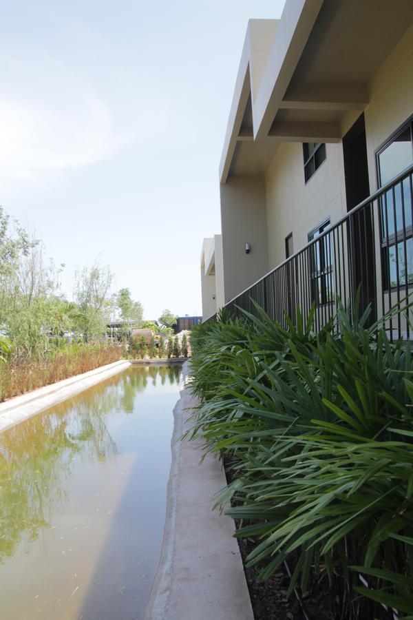 The Residence Thepkanjana Ban Khlong Krathum Baen Exterior foto