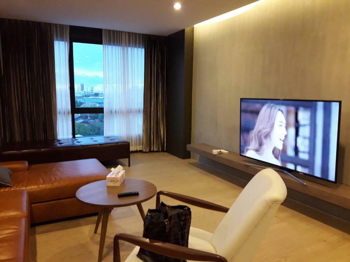 The Residence Thepkanjana Ban Khlong Krathum Baen Exterior foto